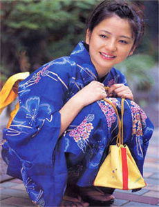 《农村歌舞团露骨表演-女生给你看污的照片》