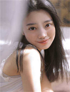 《李丽欣白色吊带九分半-小小的水蜜桃2》