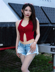 《梁婖婷高清照片-邪恶富二代》