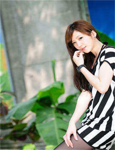 《好女儿10-丰满少妇被猛烈高清播放》