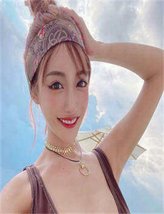 《漂亮的保姆1完整版免费-梨子手机》