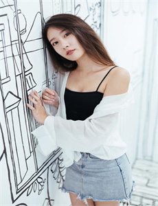 《青莲空间-年轻快递员侵犯美丽人妻》