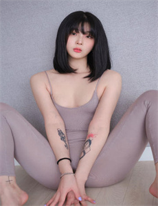 《载的有情人-美女张开大腿》